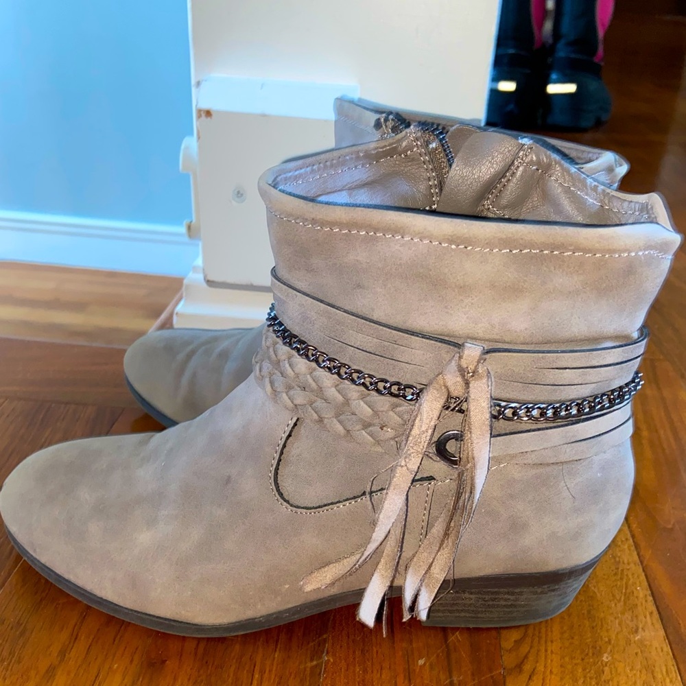 Girls tan ankle boots